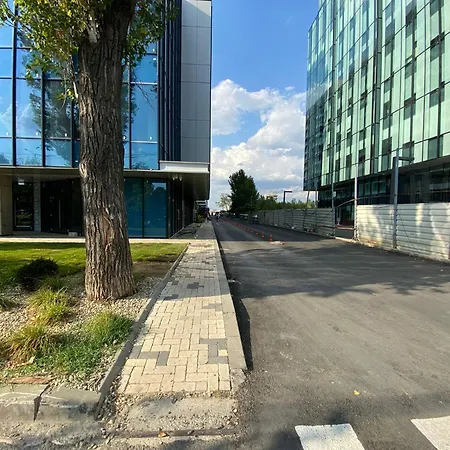 Politehnica Park With Scenic Views Apartment