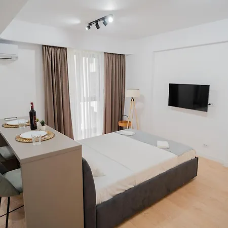Politehnica Park With Scenic Views Apartment *