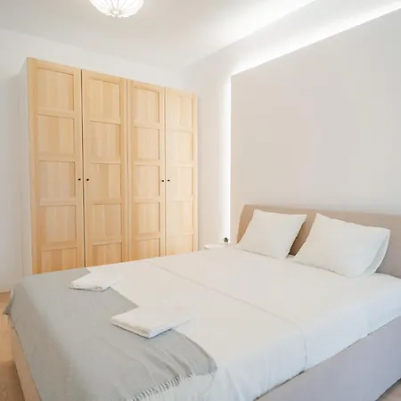 Apartment Politehnica Park With Scenic Views