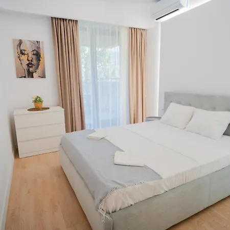 Politehnica Park With Scenic Views Apartment
