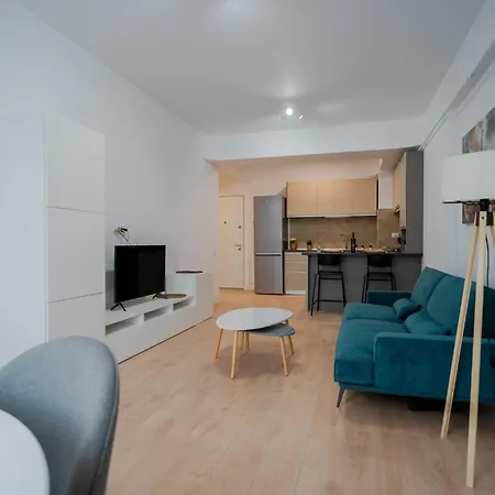 Politehnica Park With Scenic Views Apartment *