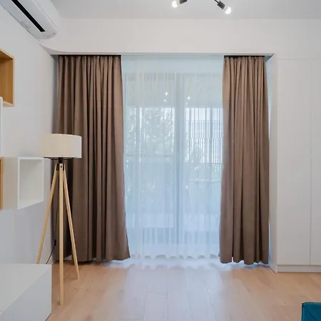 Politehnica Park With Scenic Views Apartment