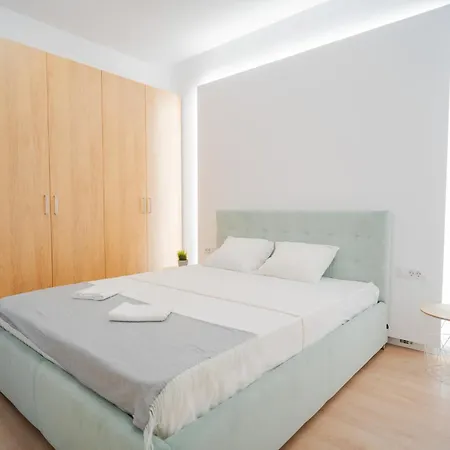 Politehnica Park With Scenic Views Apartment