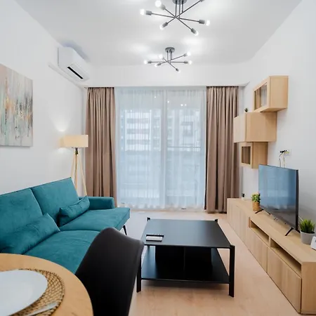 Politehnica Park With Scenic Views Apartment *