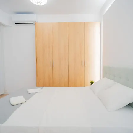 Politehnica Park With Scenic Views Apartment